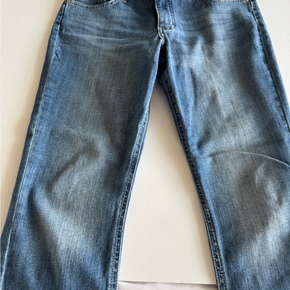 Lee Regular Fit Jeans, Straight Leg, 6, 26 Inseam…Like New - Picture 5 of 6